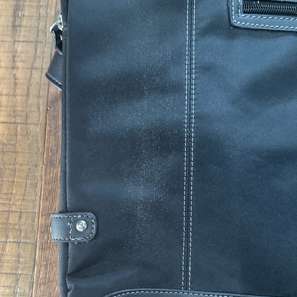 Elegant Black Laptop Bag with purple interior - Picture 6 of 6